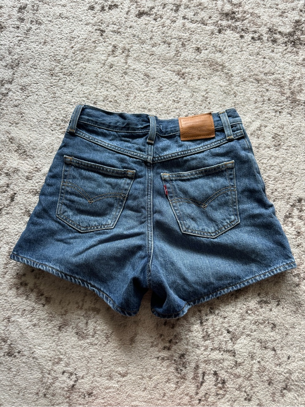 Levi’s - Picture 4 of 5
